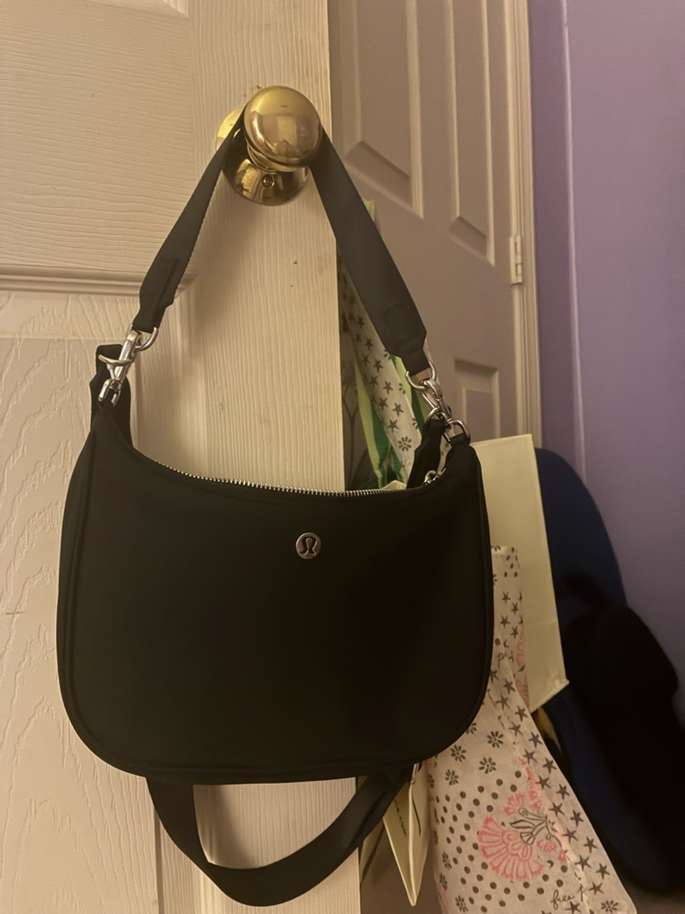 City essentials shoulder bag 3L